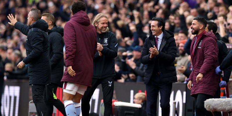 Unai Emery thăng hoa cùng với Aston Villa